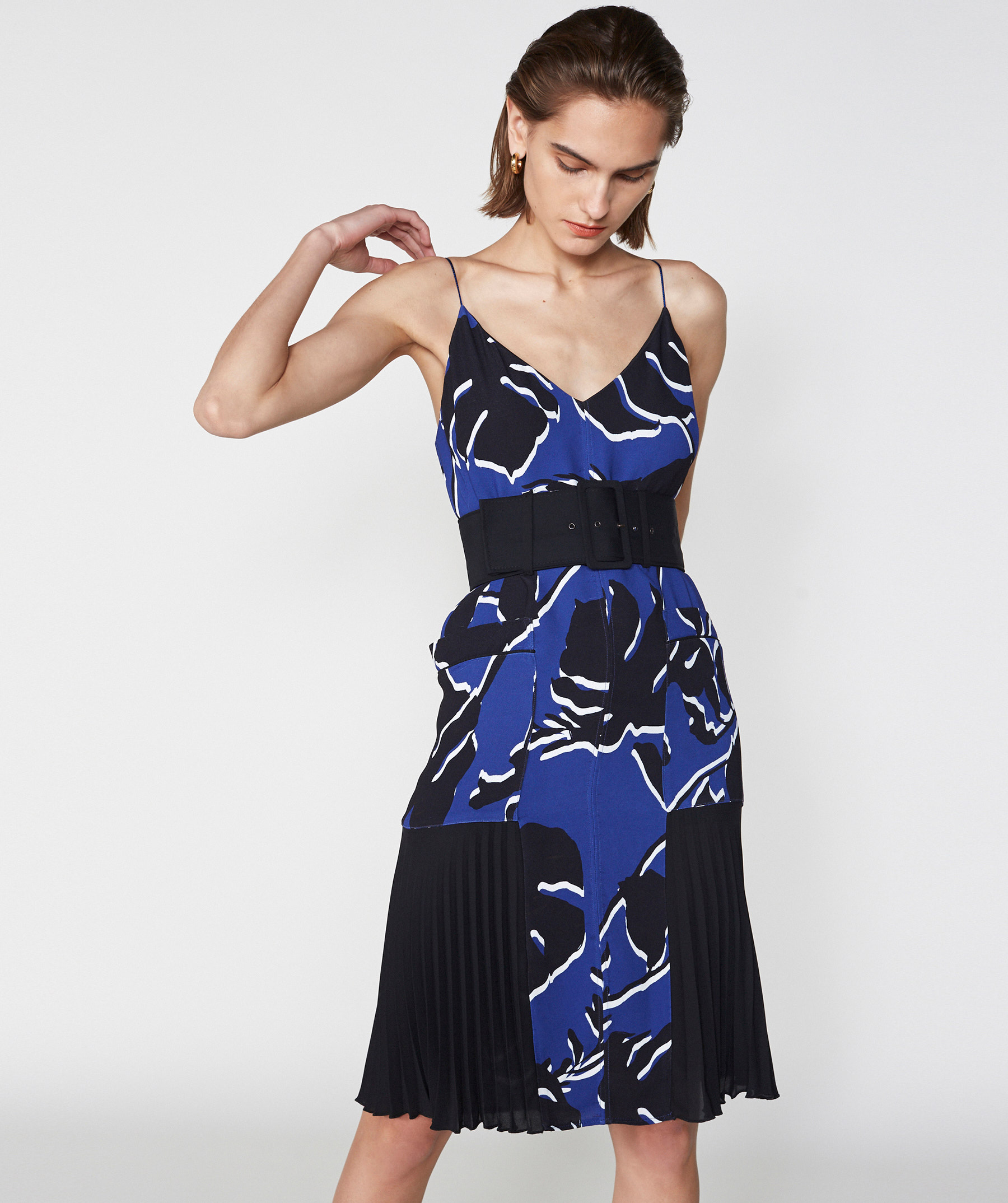 OUTLINE_RESORT_19_CAMDALE_DRESS_022.jpg