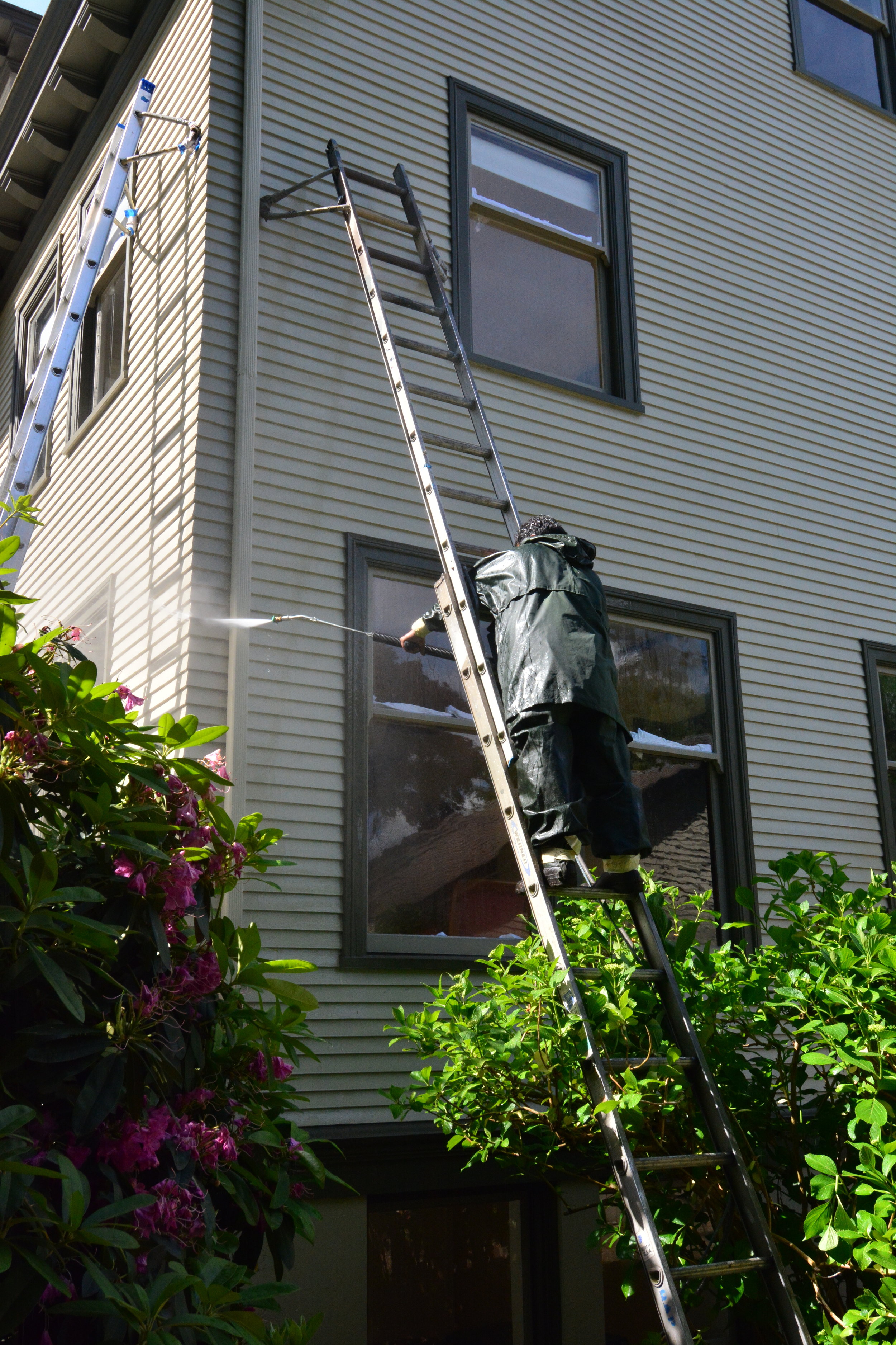 Pressure Washing Queen Anne Painting