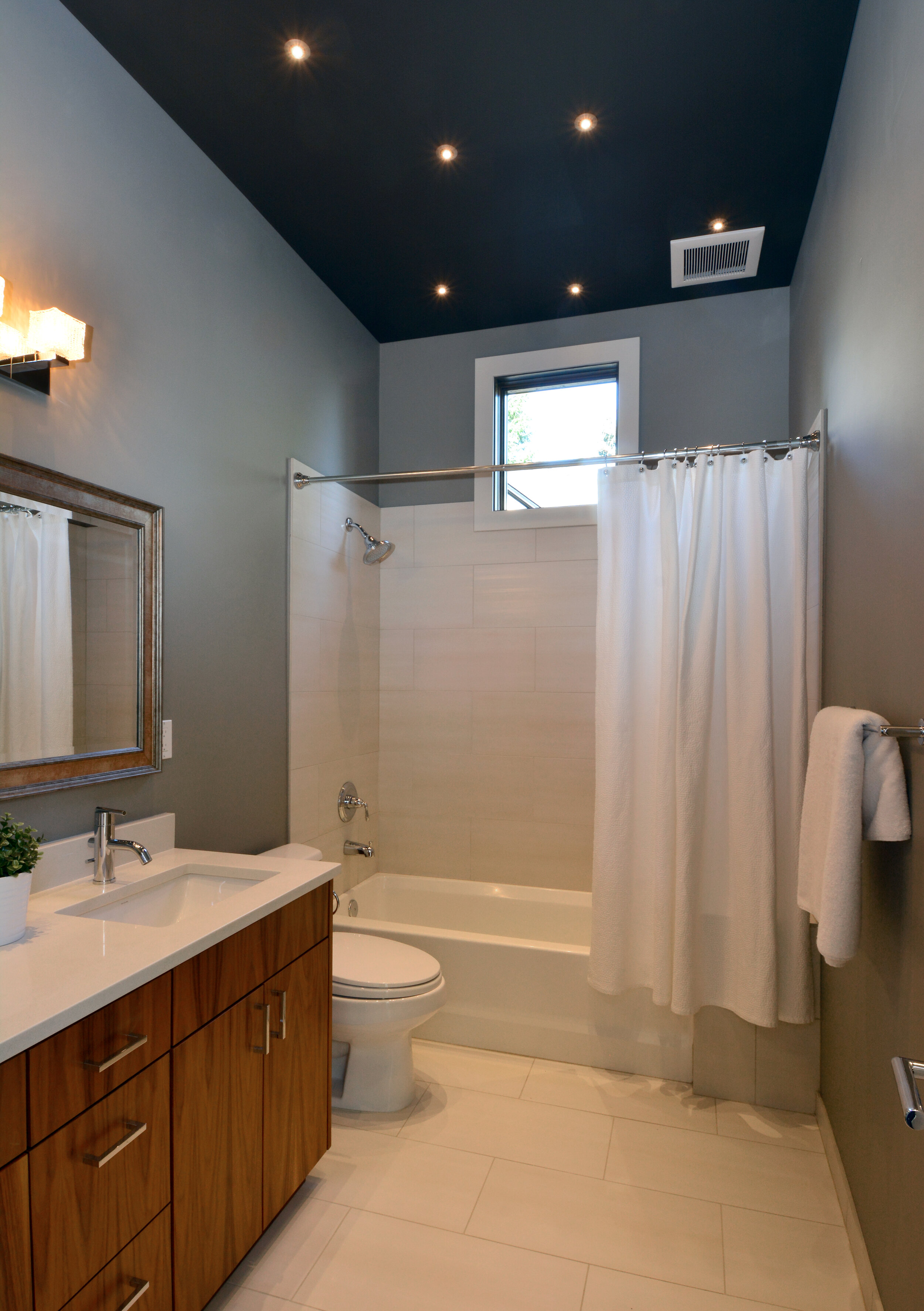 2- Interior Painting - Bathrooms - view4.jpg