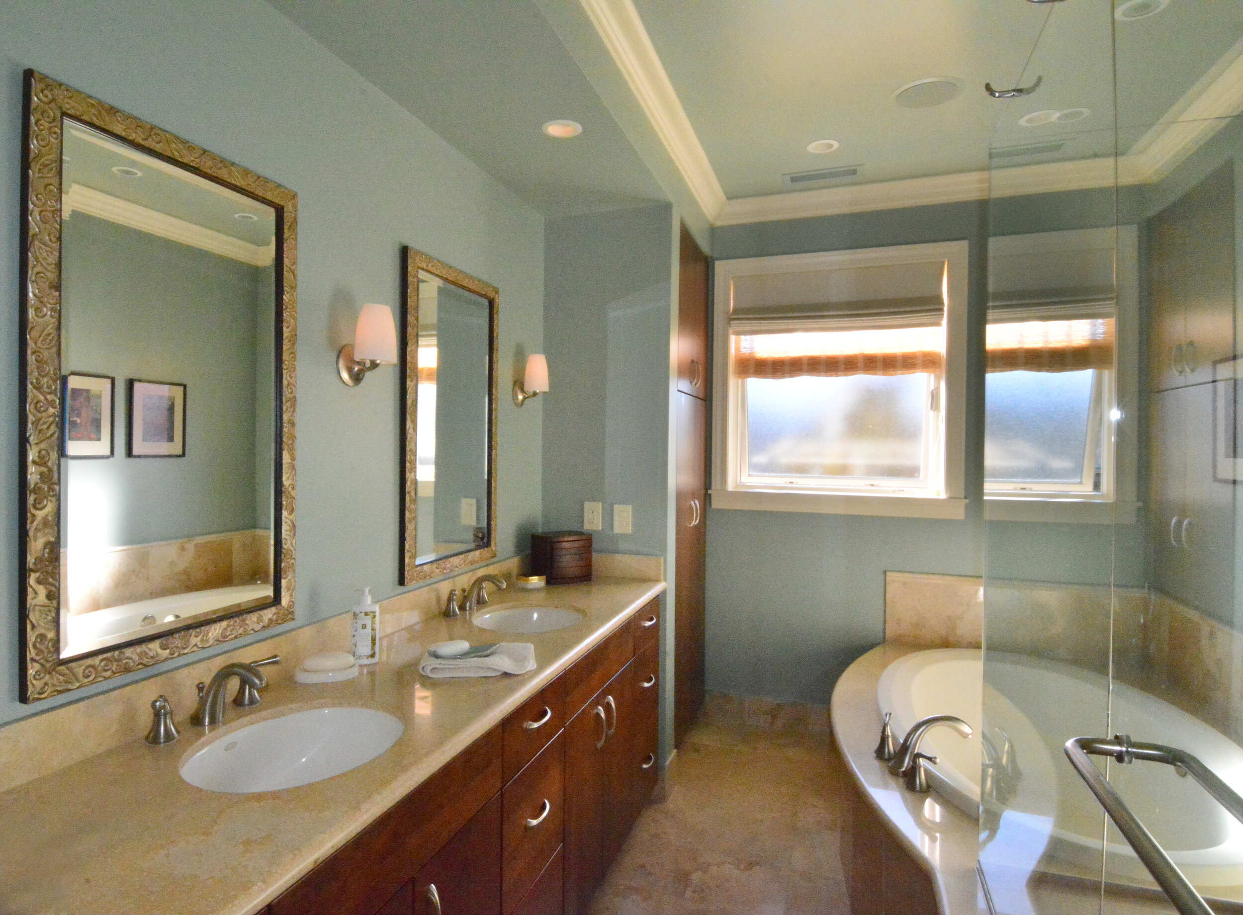 4 - Interior Painting -Bathrooms - DSC_3659.JPG