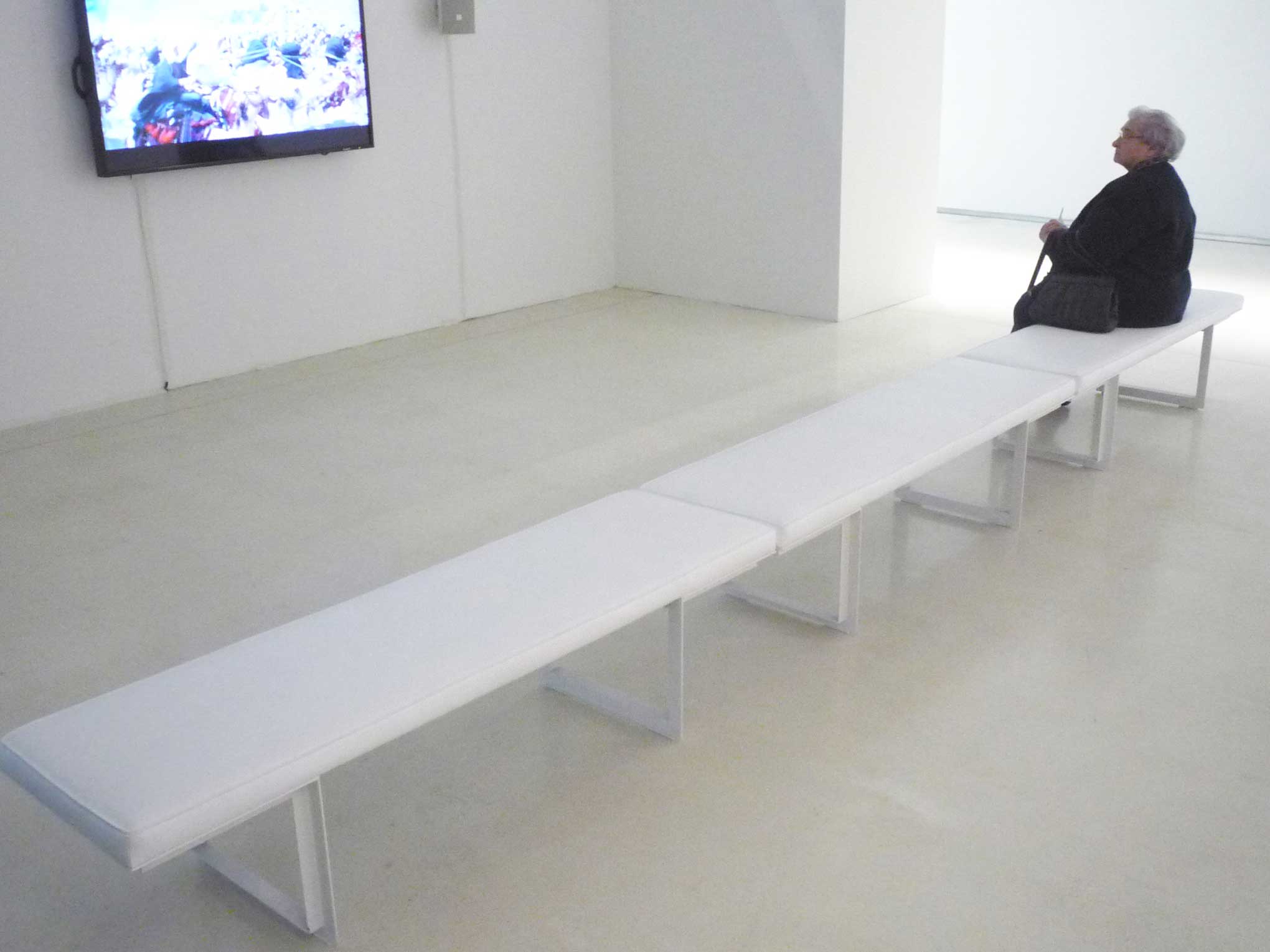 11_TIFF_GalleryBenches_300dpi.jpg