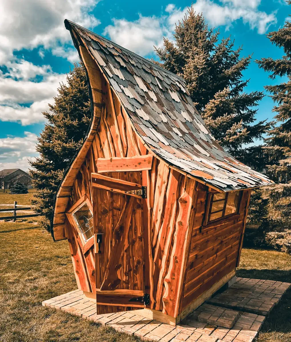 outdoor-sauna-cedar-siding.webp