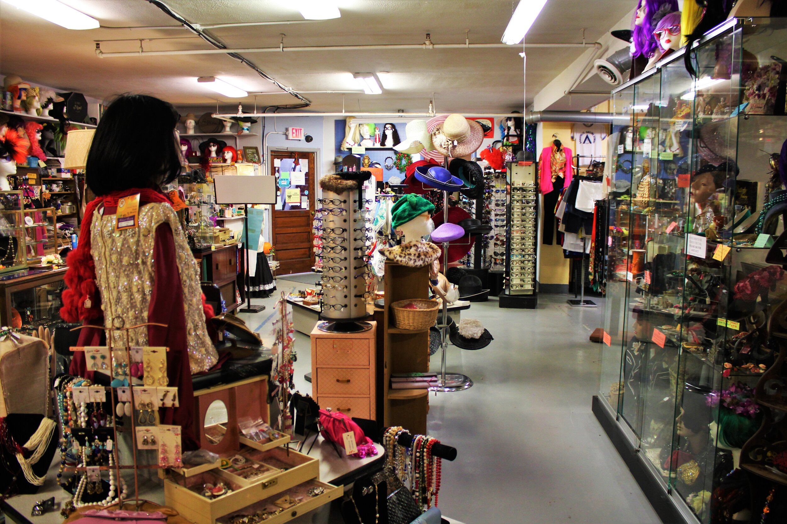 Best Vintage Stores NYC Offers For Retro Shoppers