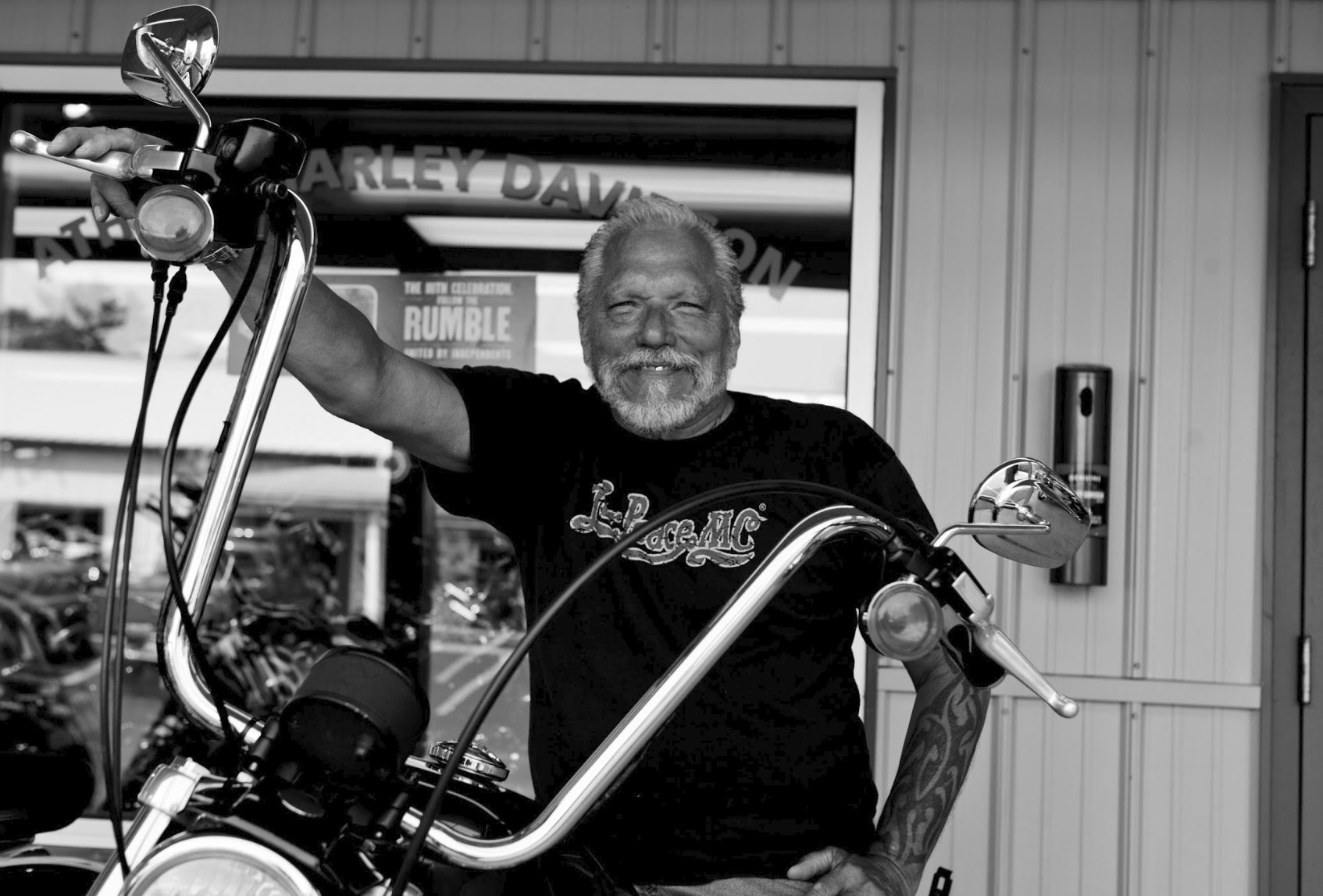 Jefferson Airplane’s Jorma Kaukonen Spreads Sixties Soul through Rock and Roll