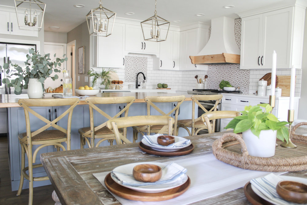 SPDesigns_Farmhouse kitchen with white cabinets.jpg