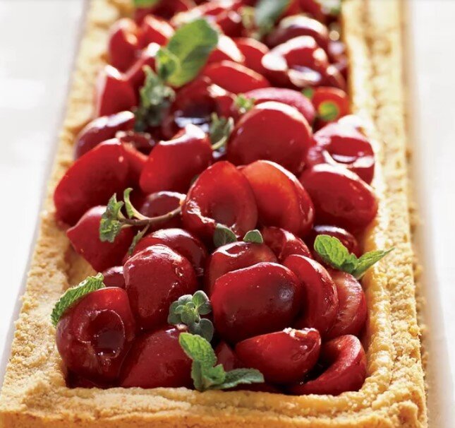 Cherry-mascarpone tart
