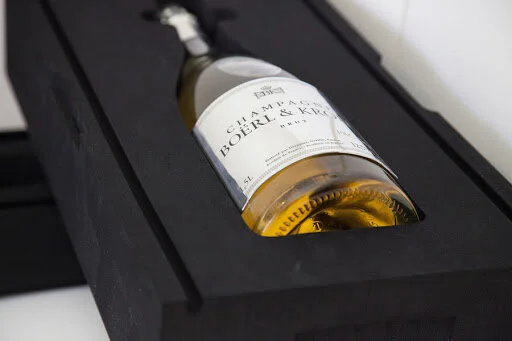 Speaking of the finest Champagne, you can still bid for the last few Magnum bottles of 2002 Boërl & Kroff on our platform.