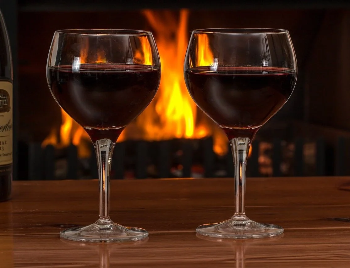 red+wine+2443699_1280+fire.jpg