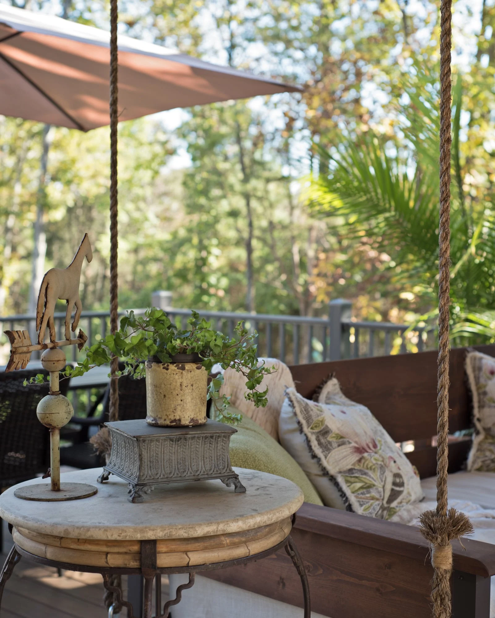 Small details really make the space feel homey.