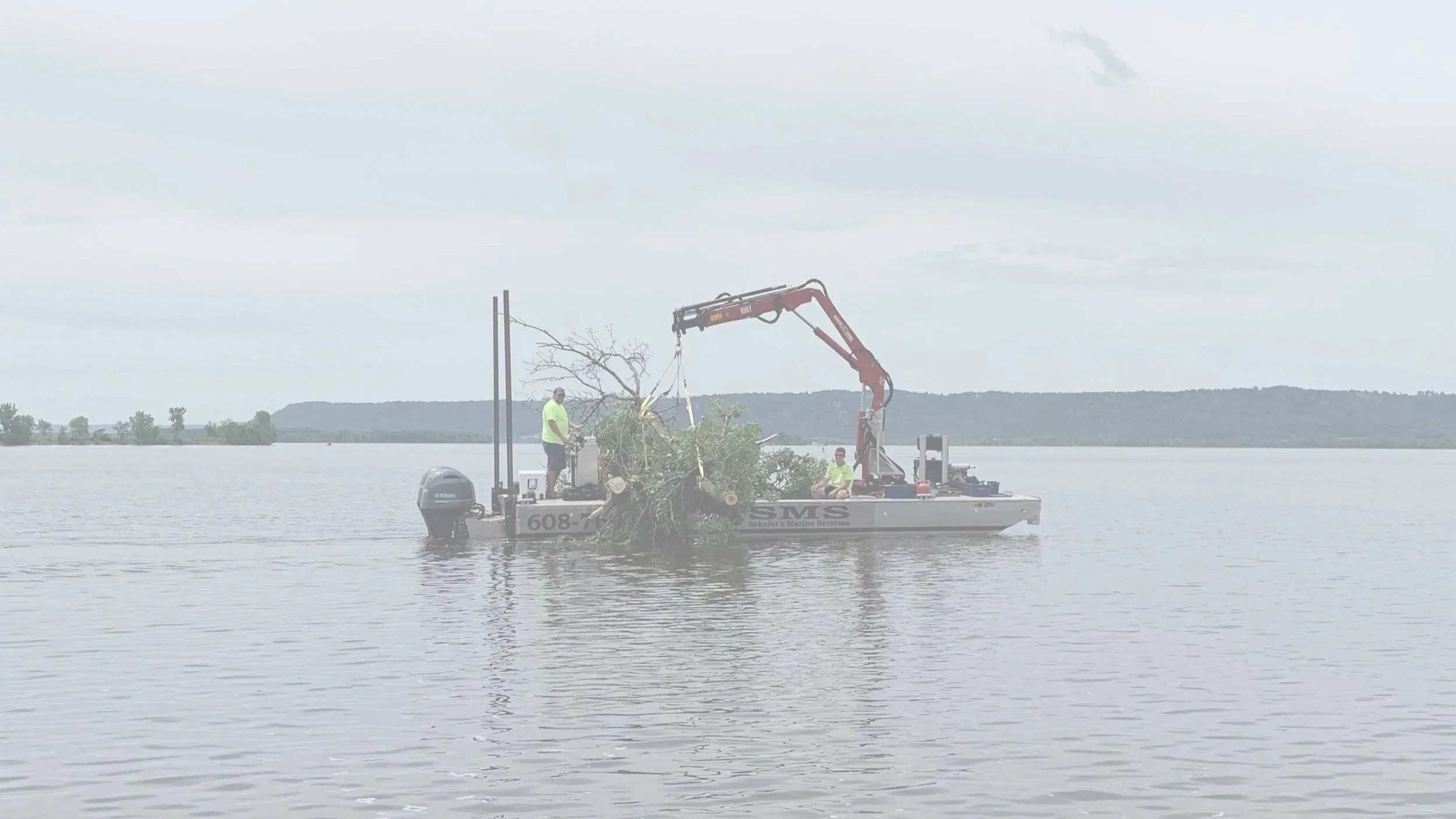 onalaska-pontoon-lift-dock-repair-cleaning-install-lacrosse.jpg