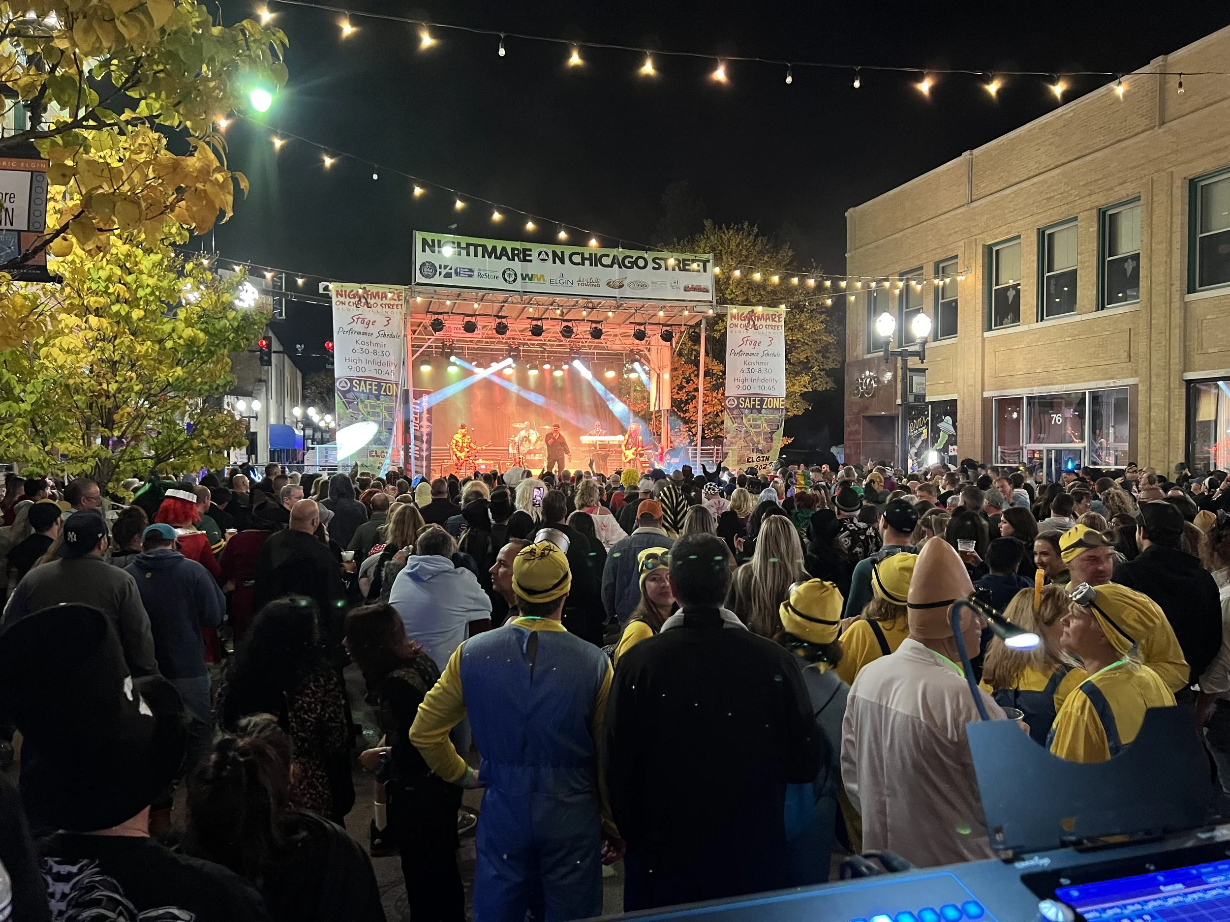 Stageline SL100 for Rent The Only Mobile Stage with No Outriggers