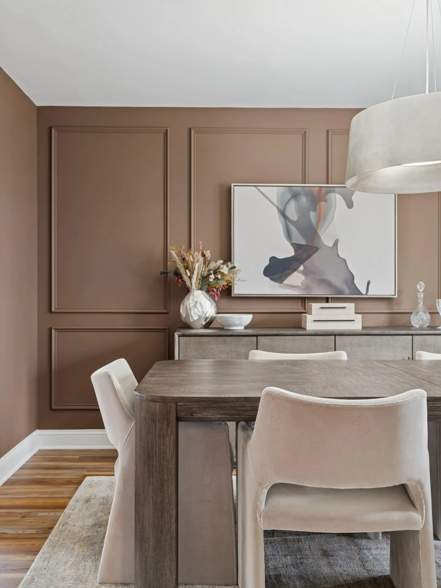 We love a good dining room 🤎

It&rsquo;s more than just a place to eat, it&rsquo;s where we gather and where memories are made.

Over the years, we&rsquo;ve designed so many dining spaces, each one reflecting our clients&rsquo; unique style, and no 