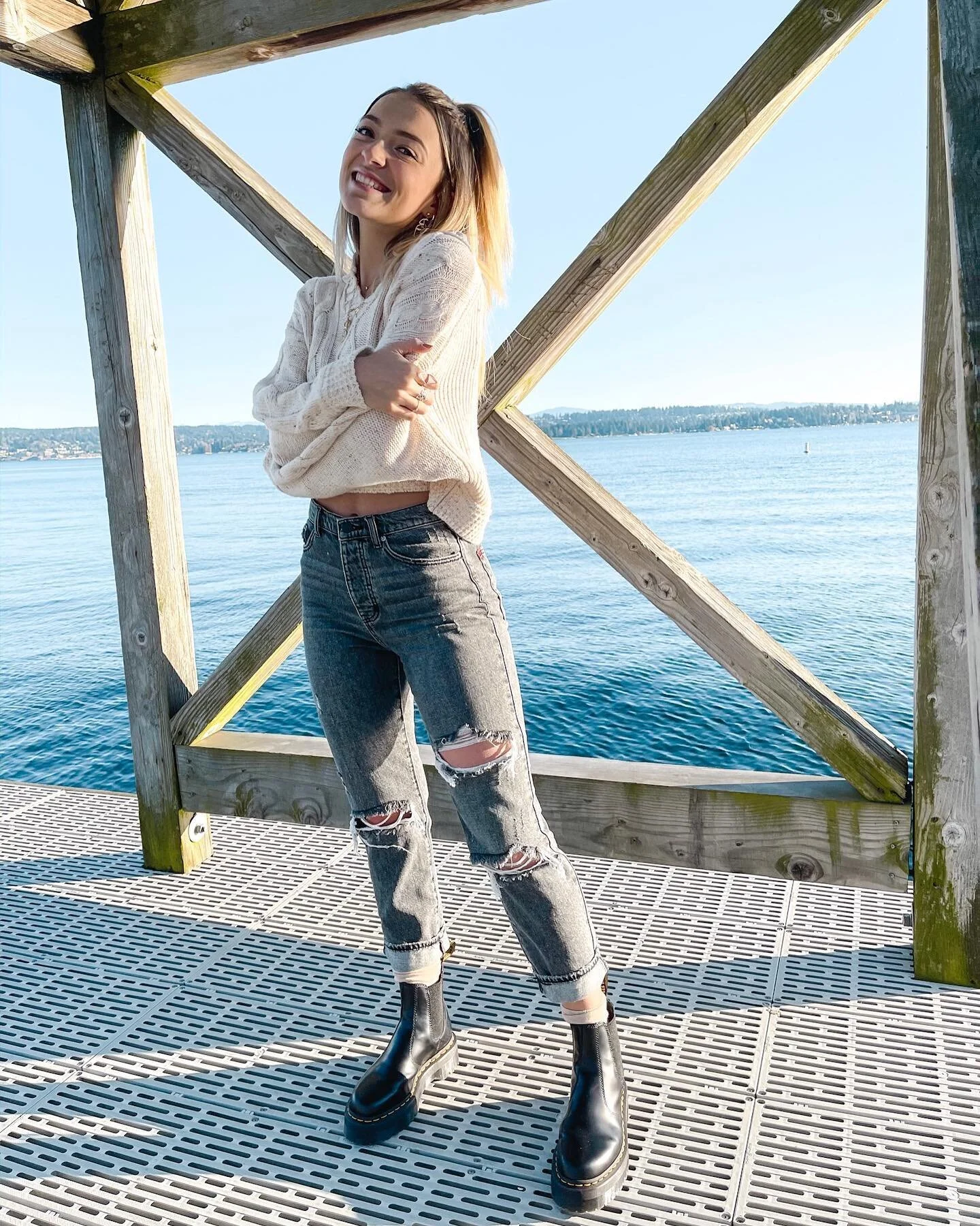 happy happy day in the sun 🤍❄️🌸 should i jump in the lake? :)))