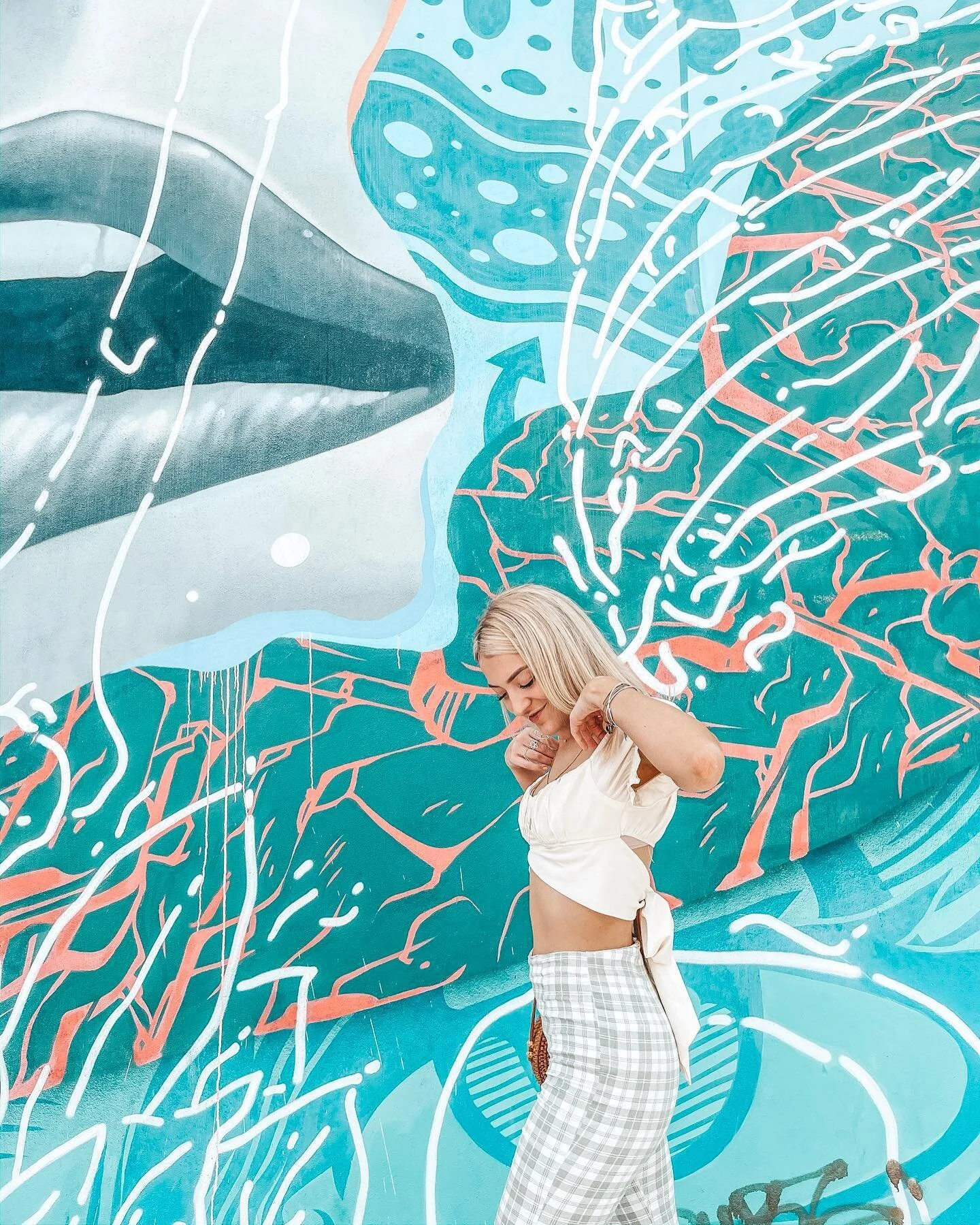 ooooo she BLONDE blonde 💚🌴🐢🦋💙🐳