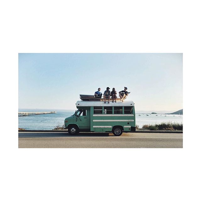 Having the bus time ever ☀️
