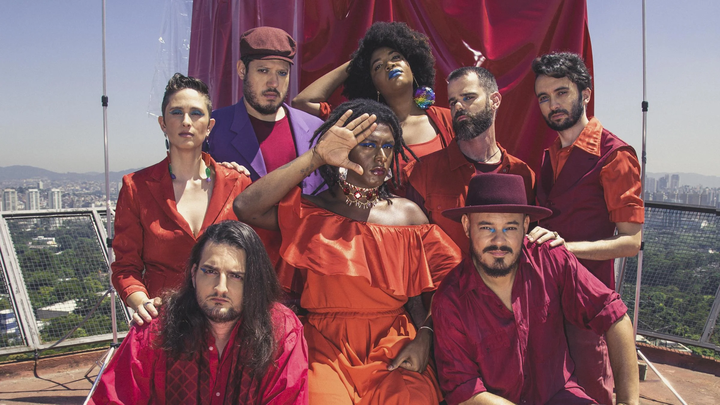liniker-e-os-caramelows-promo-1-foto-leila-penteado_0.jpg