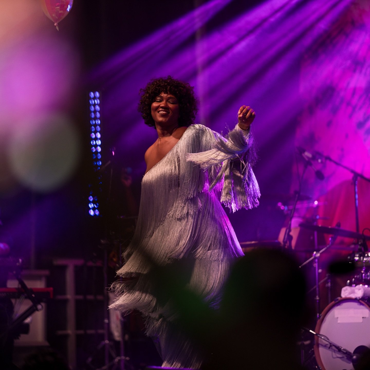 We&rsquo;re so happy to be welcoming @luedjiluna back to Toronto as part of her &ldquo;Bom Mesmo &Eacute; Estar Debaixo D&rsquo;&aacute;gua Deluxe&rdquo; tour co--presented with @torontojazzfest! Get your tickets today ✨

🗓️Thursday, December 5th 
?