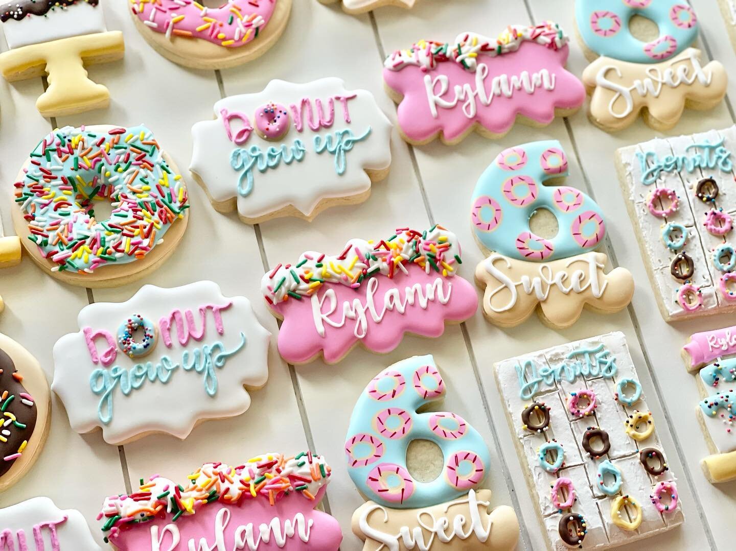 Donut grow up 🍩🍩
.
.
.
#donuts #donutgrowup #donutwall #sprinkles #donutcookies #donutsugarcookies #happybirthday #birthdaycookies #cookies #sugarcookies #tampacookies #tampasugarcookies #tampabay #tampabaker