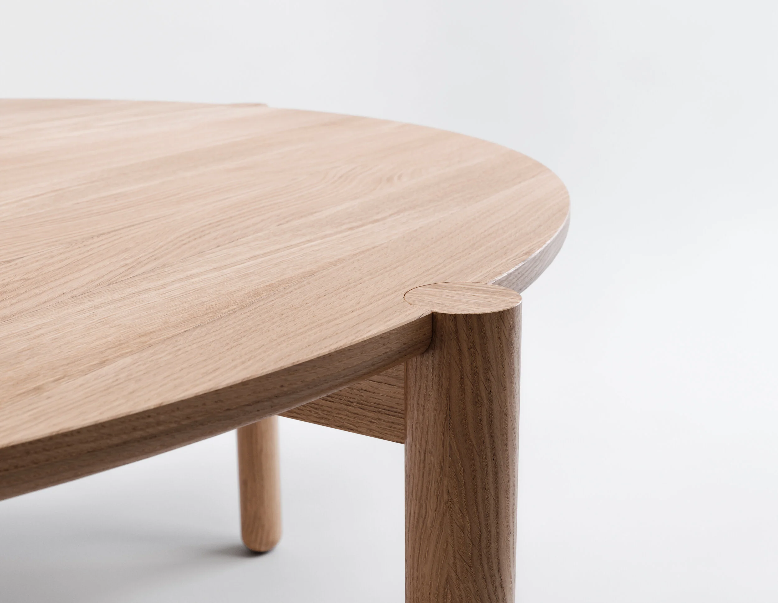 EVIS_Multitude Dining Table Oak_C003.jpg