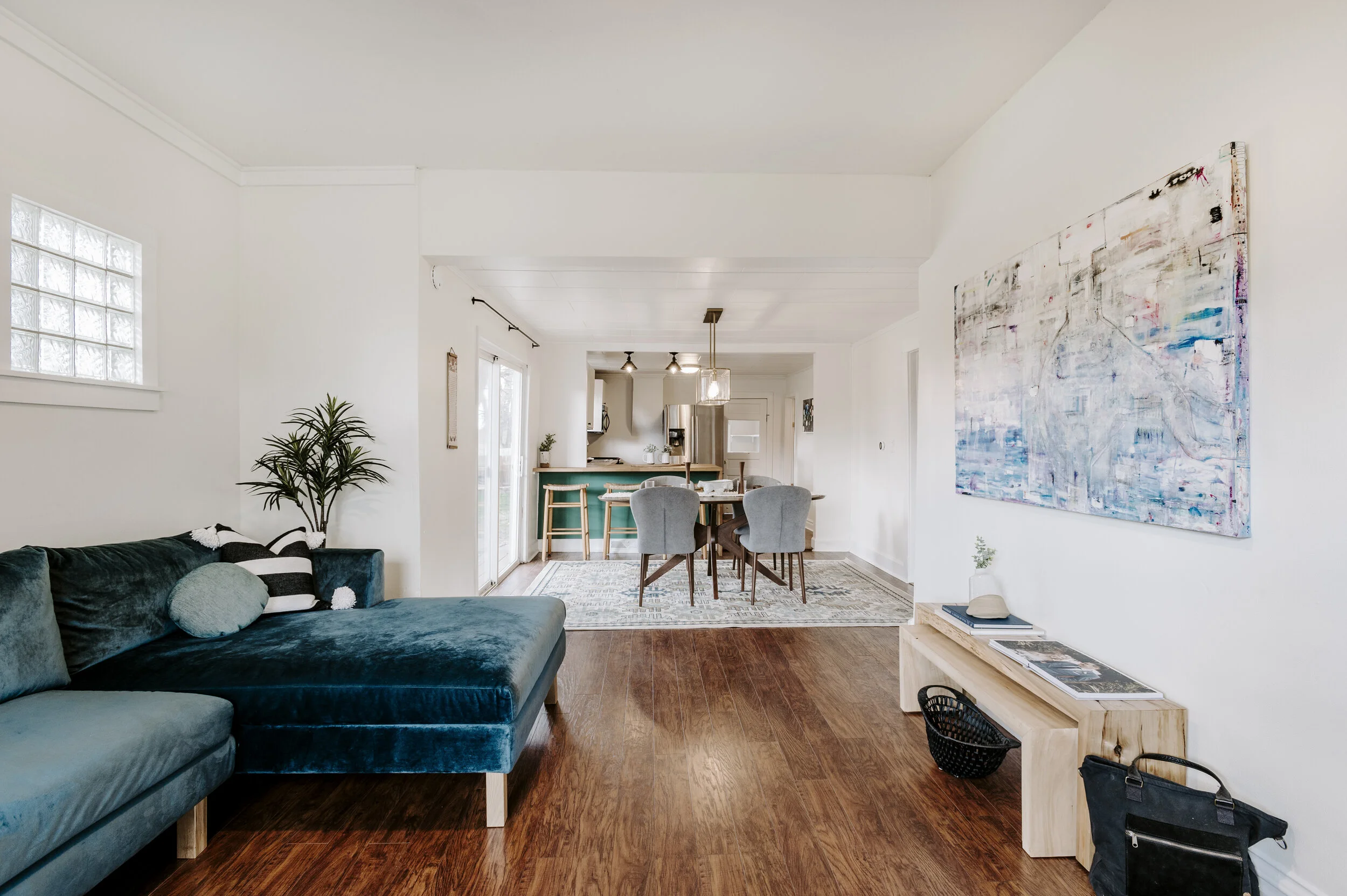 MLS-3527W45th-HIGHRES-IanWarren-01.jpg
