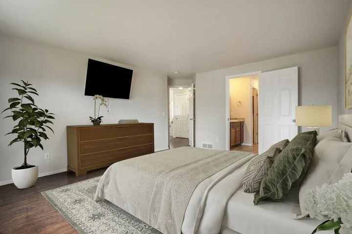 bb_primary_bedroom_720.jpg