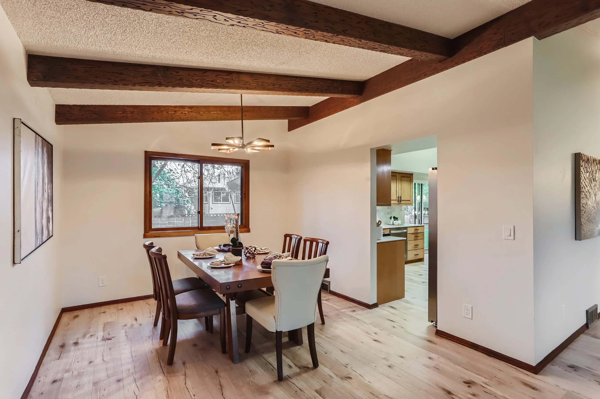 09 Dining Room.jpg