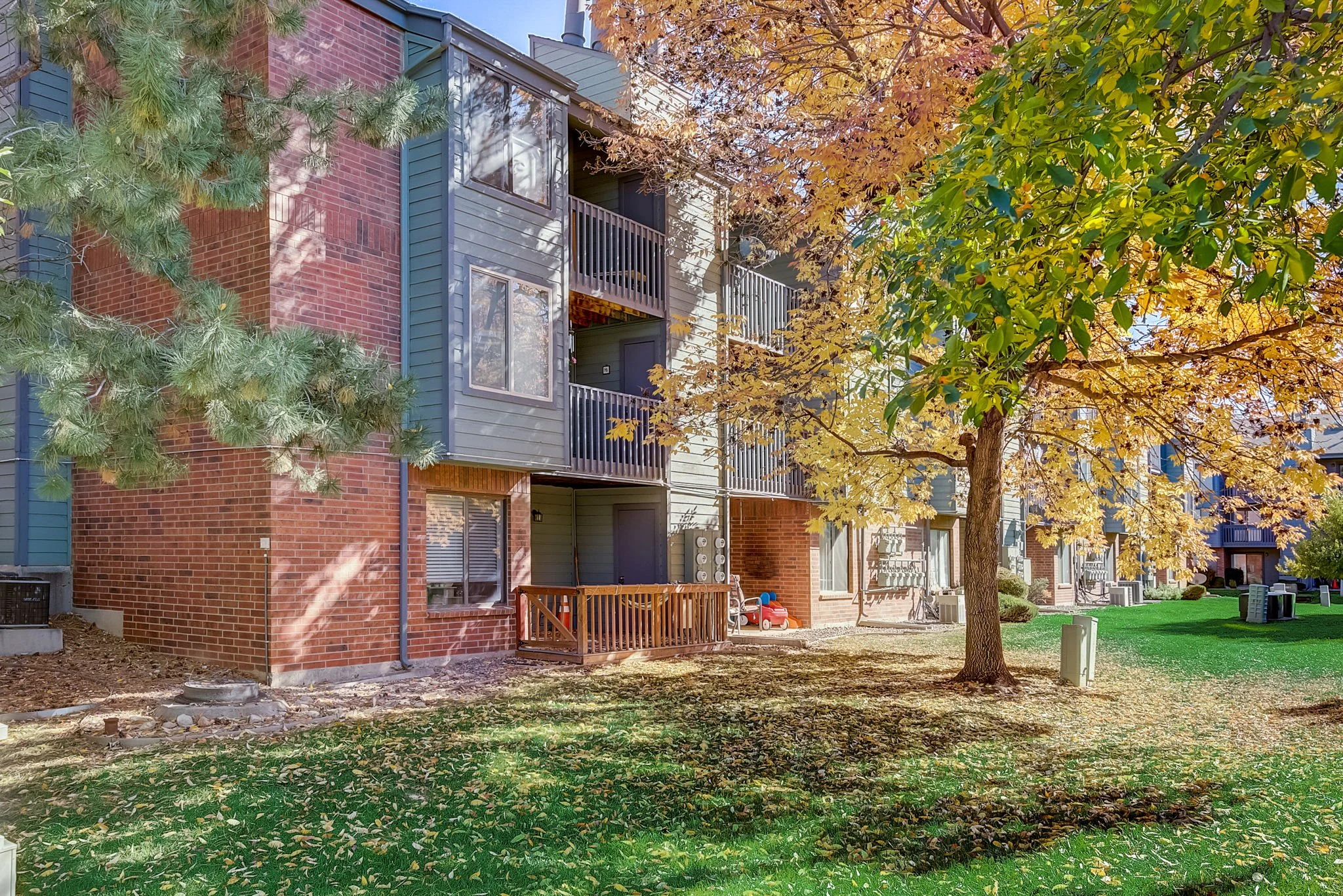 6f91f370f93c-26_web_or_mls_S_Depew_St_201_026.jpg