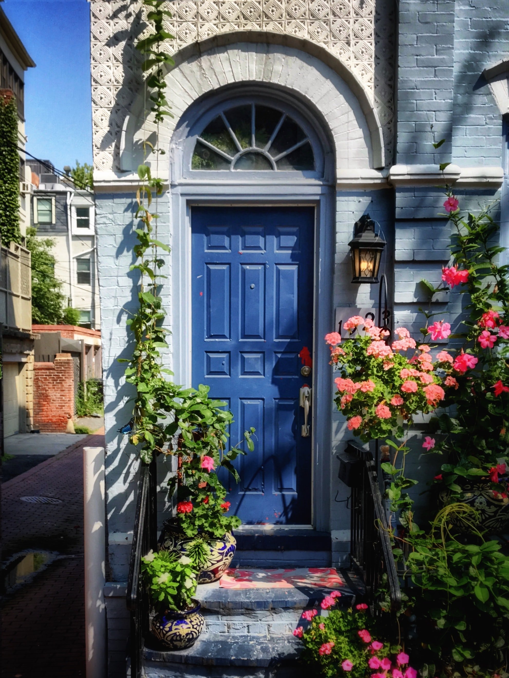 What Does Your Front Door Color Say About You?