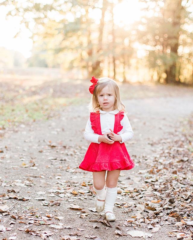 No cheese here 🤷🏻&zwj;♀️...
.
.
.
.
.
.
.
#lifestylephotography #memphisfamilyphotographer #memphisfamilyphotography #memphislifestylephotographer #saycheese #sassygirl #cutestbabygirl #isitchristmasyet🎄#itsanapthing #grump