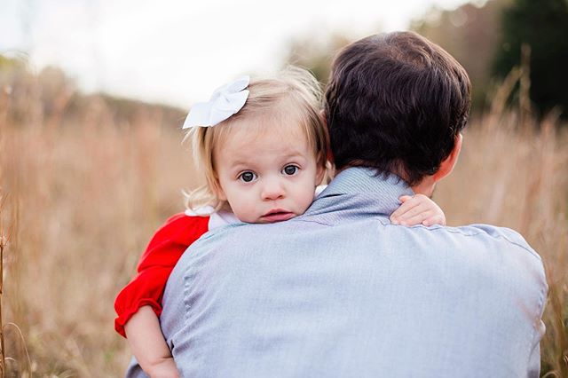 It&rsquo;s FRIYAY! And no school next week 💃🏻💃🏻💃🏻 @layna522 .
.
.
.
. .
#memphisphotographer #familyphotography #memphisfamilyphotography #lifestylesession #wheatfields #babygirl #girlsandtheirdads #bigbrowneyes #cutest #momtogs #momsofinstagra