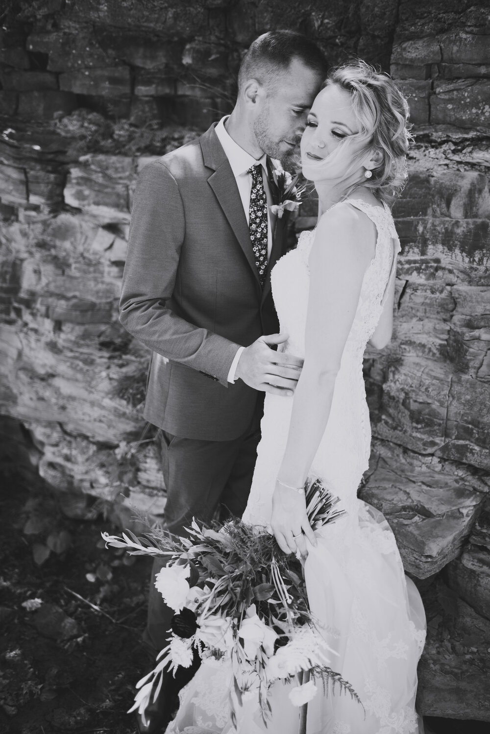 Niagara Falls Ontario Region Wedding Photographer (23).jpg