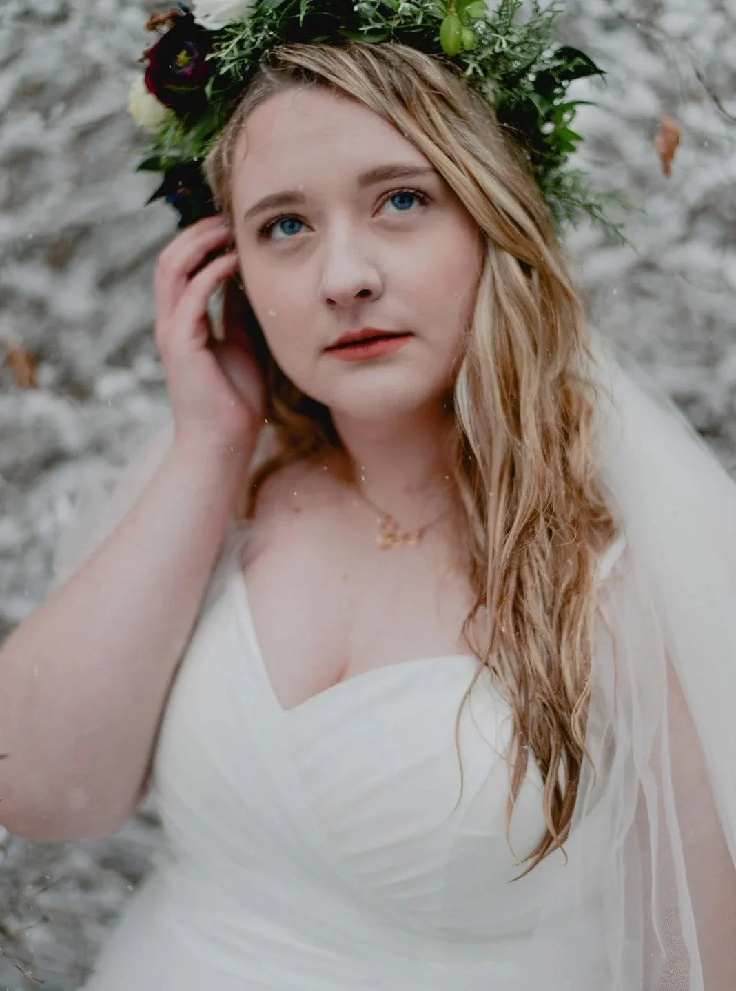 When I have been off Instagram for so long I forget how to do things haha 

One last winter moment before everything turns to blooms. This is what it looks like when love feels like home, even in the cold. 

. 
. 
. 

#niagaraweddingphotographer #ont