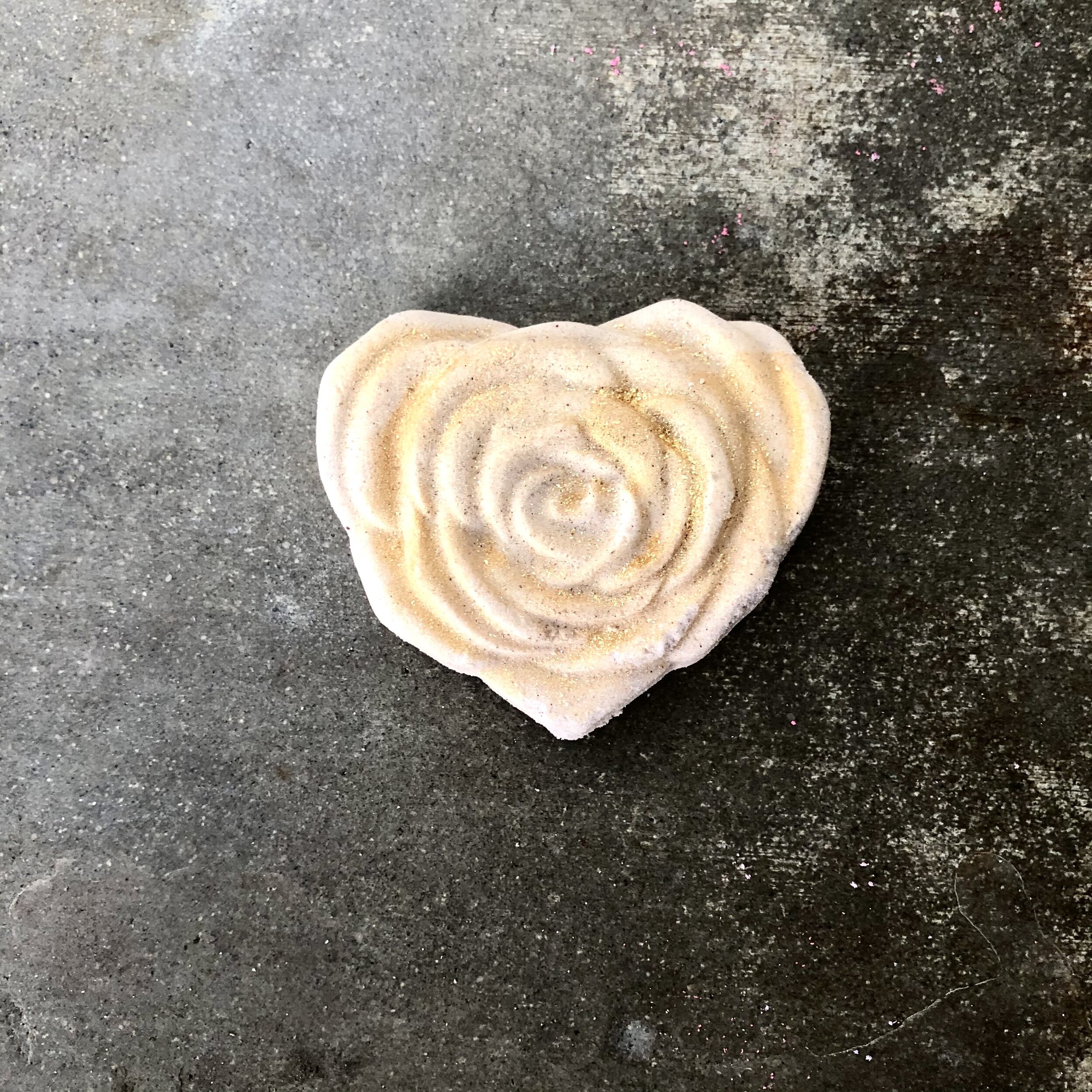 Amber Romance 3oz. Bath Bomb