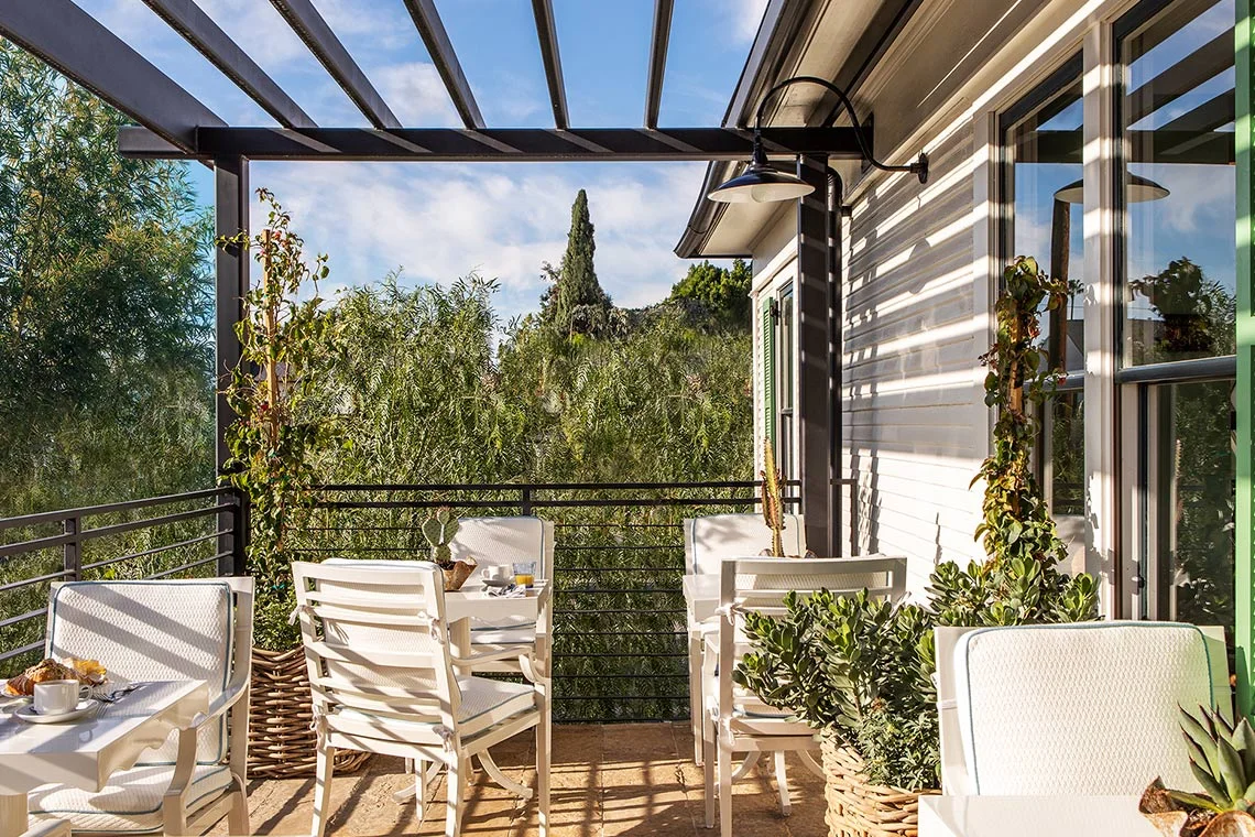 850_hotel_west_hollywood_patio.jpg