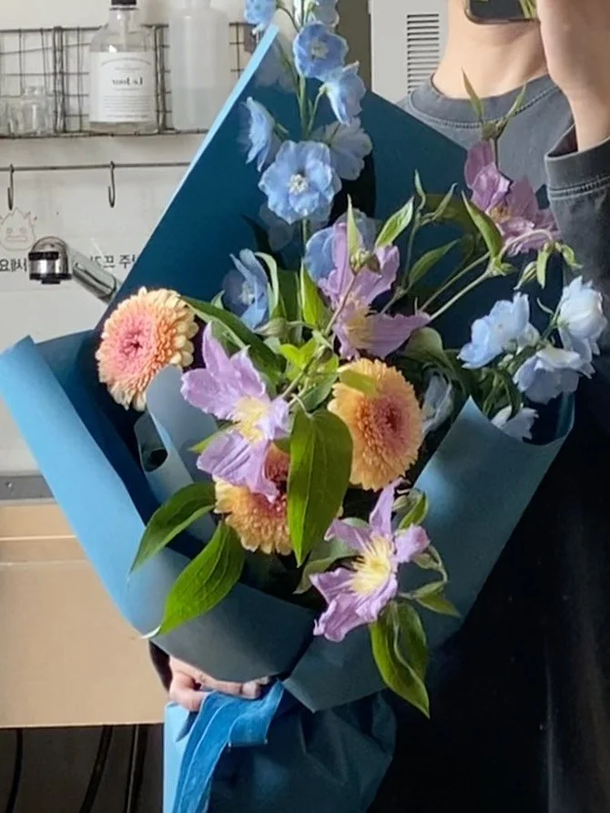 #kottbatt_handtied

요건 마음이 아름다우신 조카님께- 💕

⠀⠀⠀⠀⠀⠀⠀⠀⠀⠀⠀⠀⠀⠀⠀⠀⠀

⠀⠀⠀⠀⠀⠀⠀⠀⠀⠀⠀⠀⠀⠀⠀⠀⠀
⠀⠀⠀⠀⠀⠀⠀⠀⠀⠀⠀⠀⠀⠀⠀⠀⠀
⠀⠀⠀⠀⠀⠀⠀⠀⠀⠀⠀⠀⠀⠀⠀⠀⠀

* KOTTBATT Premium Order :
⠀상품 주문은 최소 일주일 전
⠀꽃밭에서 제공하는 온라인 주문서를 작성해주세요.
⠀확인 후 연락드리겠습니다.

* 최초 주문은 DM 또는 메일로 문의바랍니다.