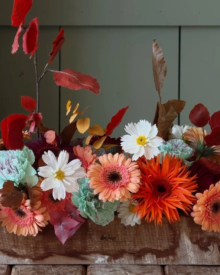 #kottbatt_centerpiece

Professional Florist Course - BEGINNER 10
02_Table Centerpiece ②: Roll Cake Shape

슬림하고 길쭉하게, 롱앤로우
뻔한 가을은 싫으니까, 넘 튀는 것도 싫으니까, 민트 딱 한방울 🧼🫧

당근라페와 민트초코칩 🥕

⠀⠀⠀⠀⠀⠀⠀⠀⠀⠀⠀⠀⠀⠀⠀⠀⠀
⠀⠀⠀⠀⠀⠀⠀⠀⠀⠀⠀⠀⠀⠀⠀⠀⠀

* KOTTBATT 정규 수업은 입문/심화/집중 과정으로 이