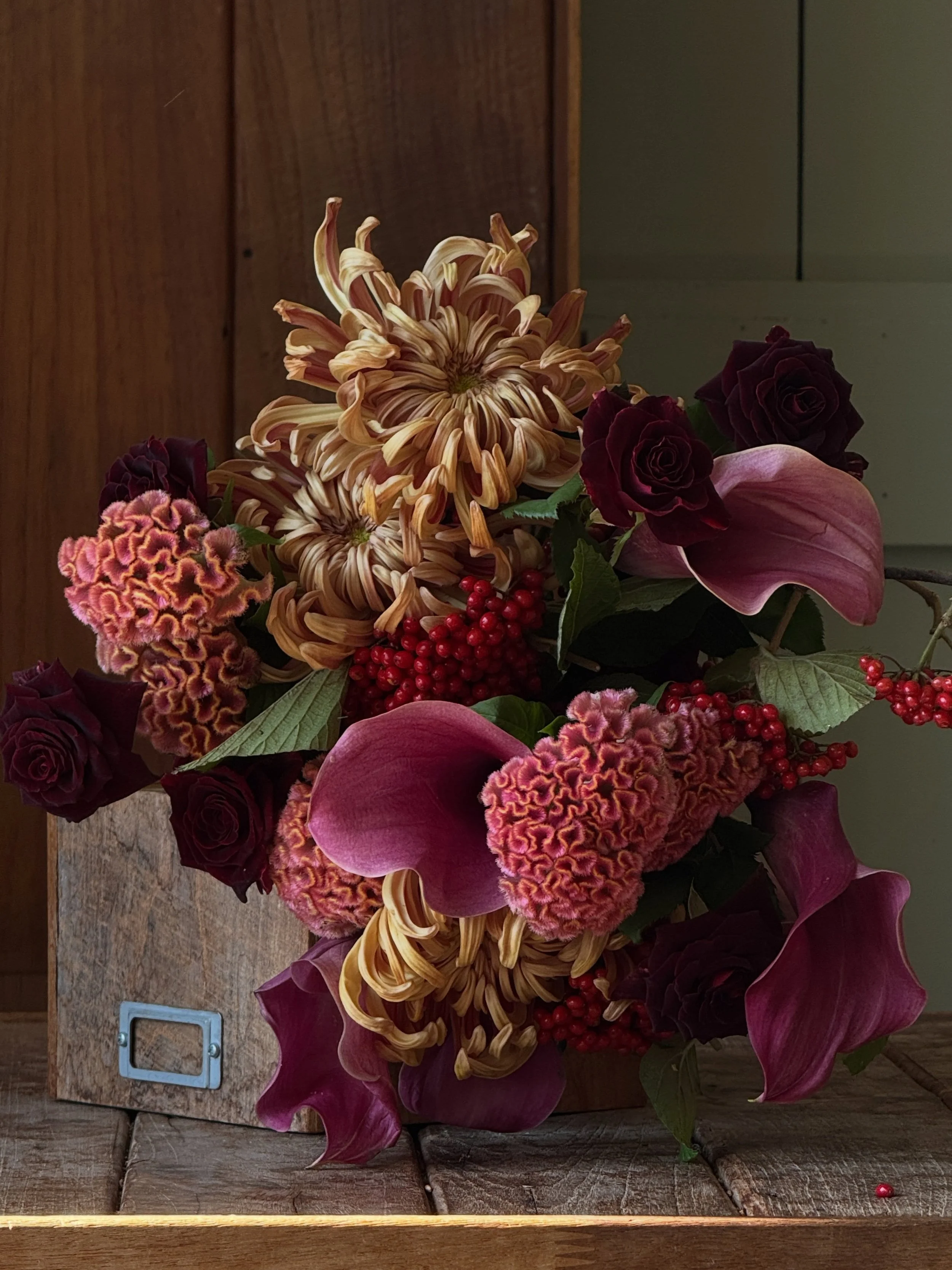 #kottbatt_handtied

Professional Florist Course - ESSENTIAL 9
07_Simple Hand-tied (이론 Flower conditioning)

⠀⠀⠀⠀⠀⠀⠀⠀⠀⠀⠀⠀⠀⠀⠀⠀⠀
⠀⠀⠀⠀⠀⠀⠀⠀⠀⠀⠀⠀⠀⠀⠀⠀⠀

* KOTTBATT 정규 수업은 입문/심화/집중 과정으로 이루어져 있습니다.
* 과정의 처음부터 끝까지 BEGINNER 10 - ESSENTIAL 9 - HAND-TIED 7 - VASE 