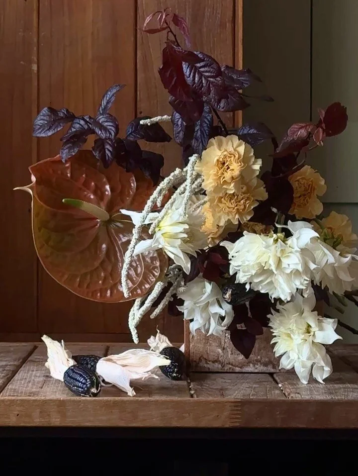 #kottbatt_handtied

Professional Florist Course - ESSENTIAL 9
08_Natural Hand-tied ①

🍂🍁🤎

#kottbatt_handtied

Professional Florist Course - ESSENTIAL 9
08_Natural Hand-tied ①

🍂🍁🤎

승민씨의 완벽한 꽃다발-
손이 빠르고 매번 아름다운 완성! (왕부럽다!) 😍

예뻐&hellip;&hellip
