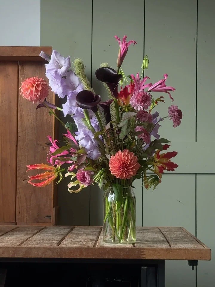 ⠀⠀⠀⠀⠀⠀⠀⠀⠀⠀⠀⠀⠀⠀⠀⠀⠀
#kottbatt_watervase
#kottbatt_centerpiece

✨🧶🌂🔮🎀🪭🫧

생일을 축하드립니다. 🎂
자신의 생일을 맞아 자신을 위한 꽃 주문이라니요! 너무 멋지잖아요-🫢
이렇게 오늘도 하나 배워갑니다. 👍🏼 #멋한도초과

꽃밭을 기꺼이 찾아주심에 감사드립니다. 

 ⠀⠀⠀⠀⠀⠀⠀⠀⠀⠀⠀⠀⠀⠀⠀⠀

 ⠀⠀⠀⠀⠀⠀⠀⠀⠀
 
⠀⠀⠀⠀⠀⠀⠀⠀⠀⠀⠀⠀⠀⠀⠀⠀⠀
⠀⠀⠀⠀⠀⠀⠀⠀⠀⠀⠀⠀⠀⠀