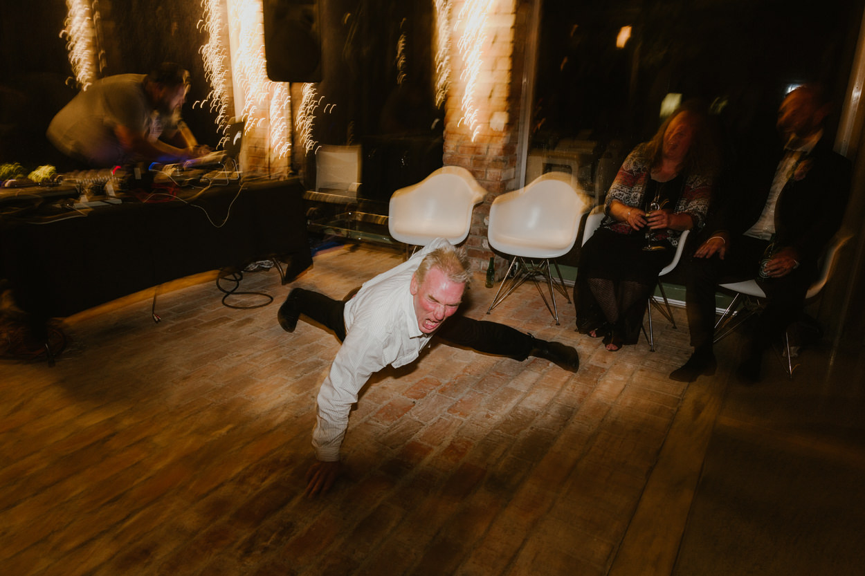 091-barn-style-wedding-wellington-new-zealand.jpg