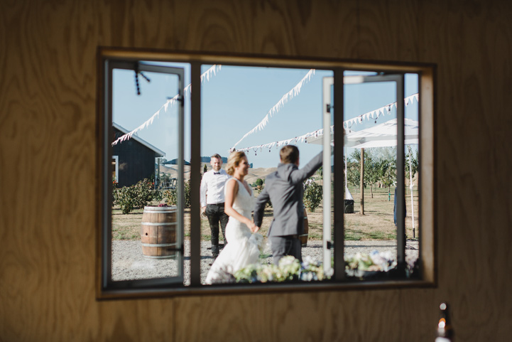 061-melissa_mills_photography_farm_wedding_new_zealand.jpg