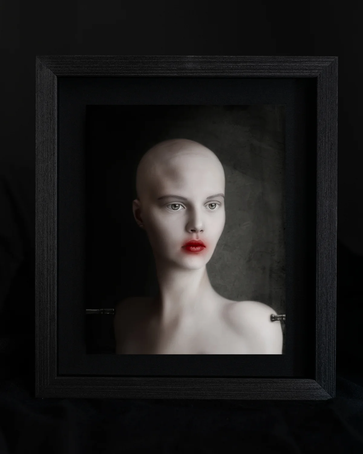 156-Bald red lip lady-The residents of my mind-CorinaBouweriks.jpg
