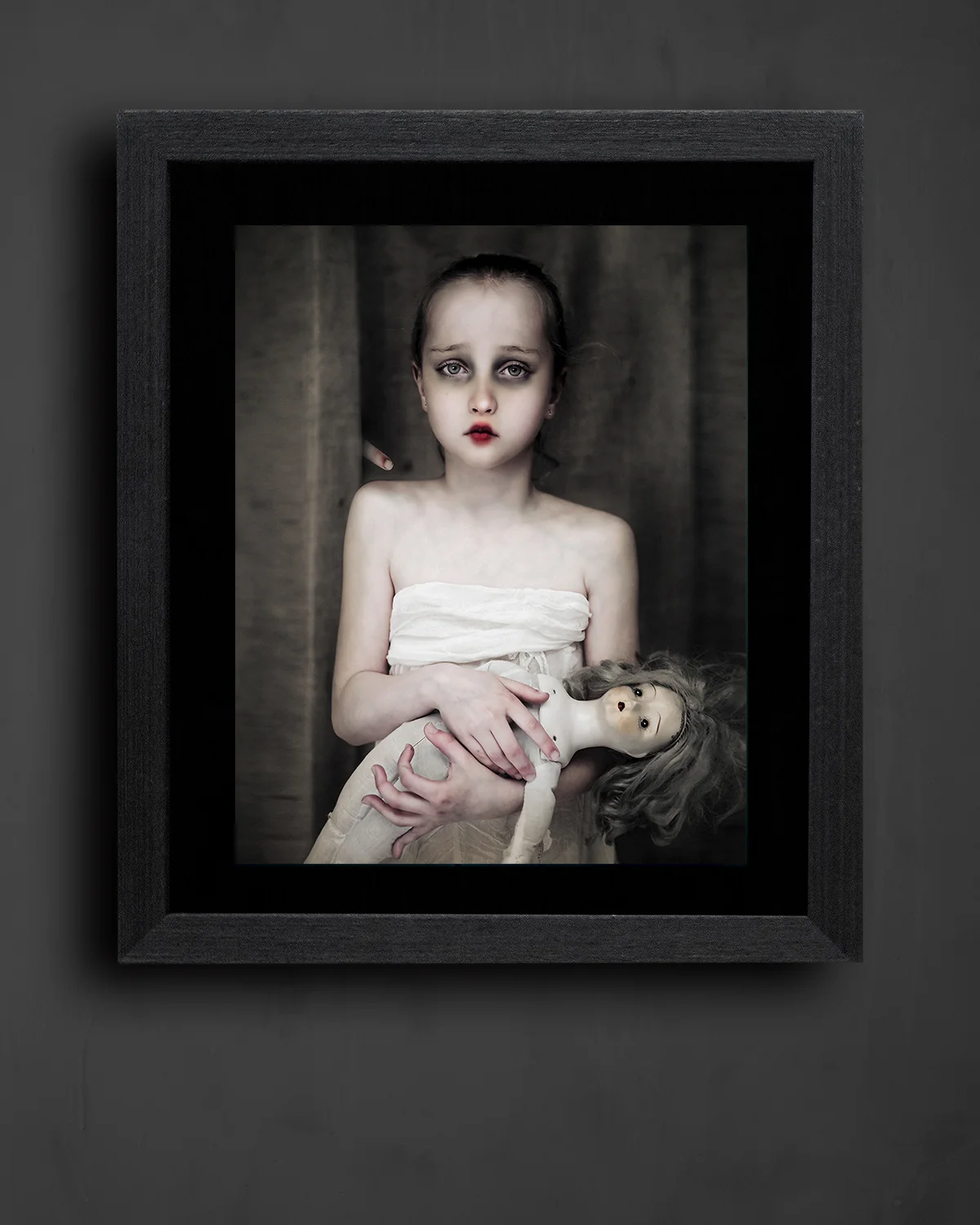 122a1-Contemporary surreal art portrait girl with doll - The residents of my mind-Corina Bouweriks-2019.jpg