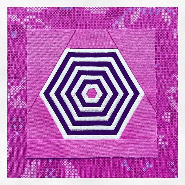 WEEK 4 - Mini Series - Hexagon Step
#miniseriessal #giucygiuce #alisonglass &bull;
#tinypiecing #fpp #foundationpaperpiecing #foundationpaperpieced #teenytinysewing #stayhomeandsew  #sewcialdistancing #sal #sewalong  @giucy_giuce @alisonglass