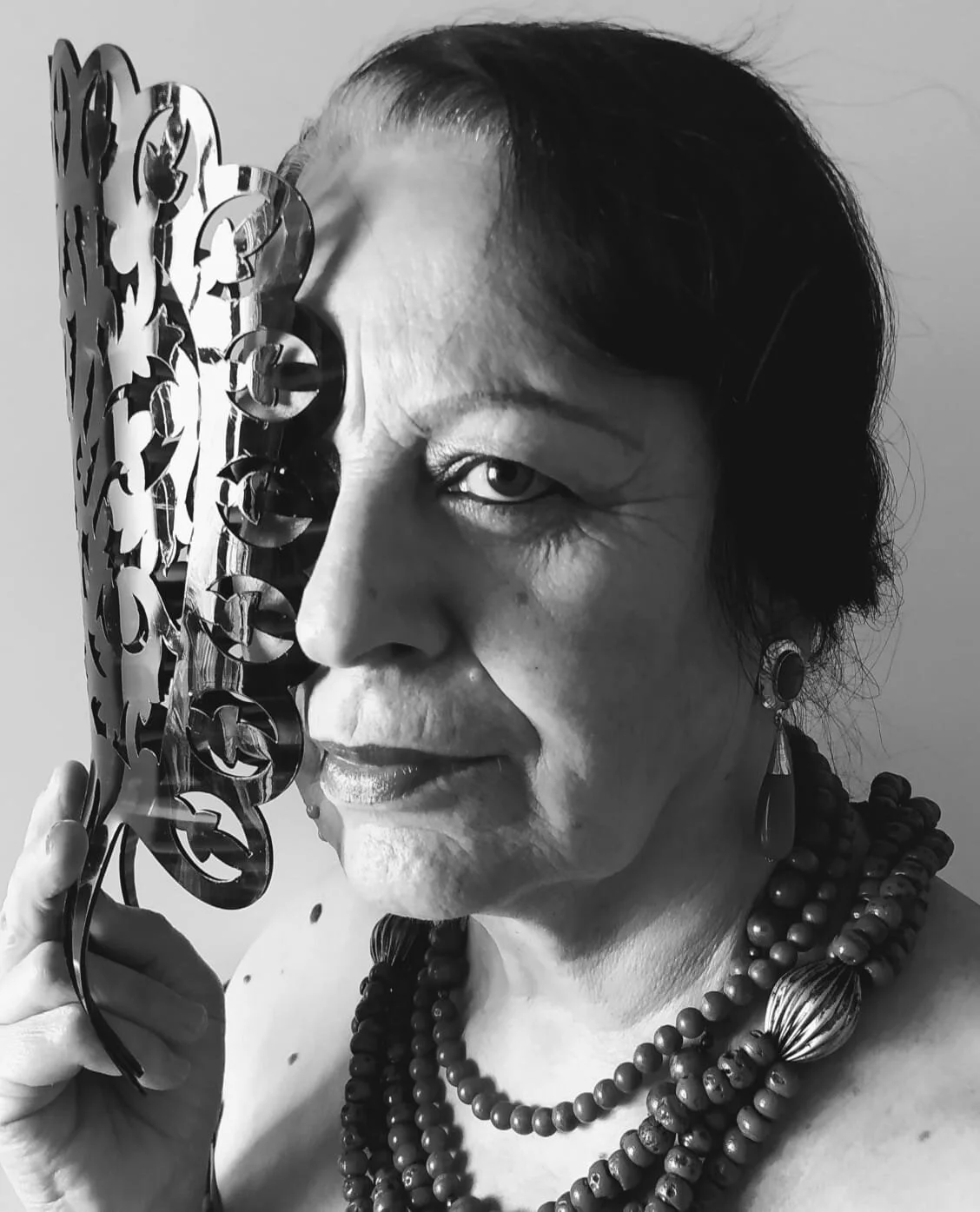 Why this flamenco dancer is fed up …. all the way to the peineta?