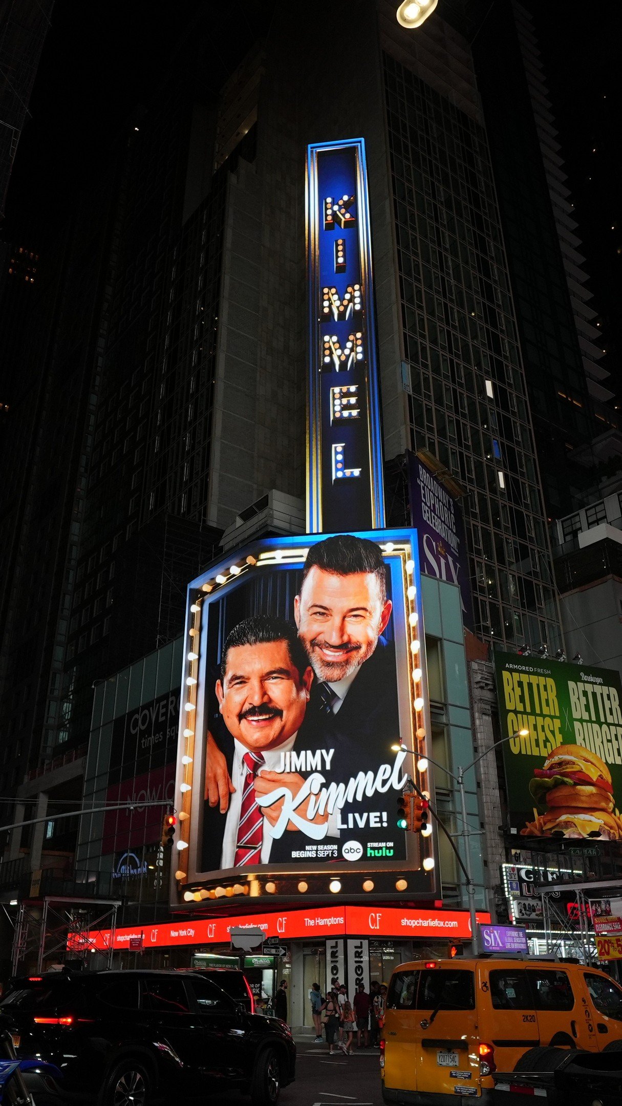 Watch out Matt Damon! @jimmykimmellive is back and we helped them decorate the town to promote the new season

Photos 1-3: The Bird @outfrontmediausa in Times Square NYC 🗽
Photo 4: @pendrywesthollywood 
Photo 5: @outfrontmediausa Subway Stations🚊🍎