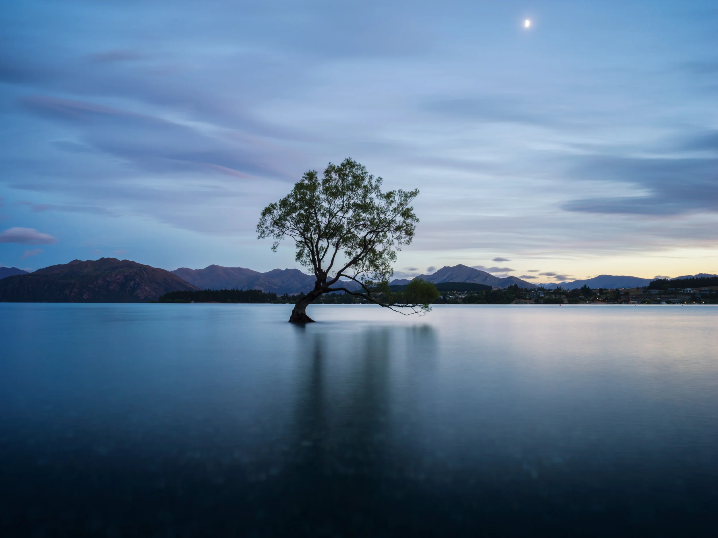 Lake_Wonaka_1H_layered.jpg