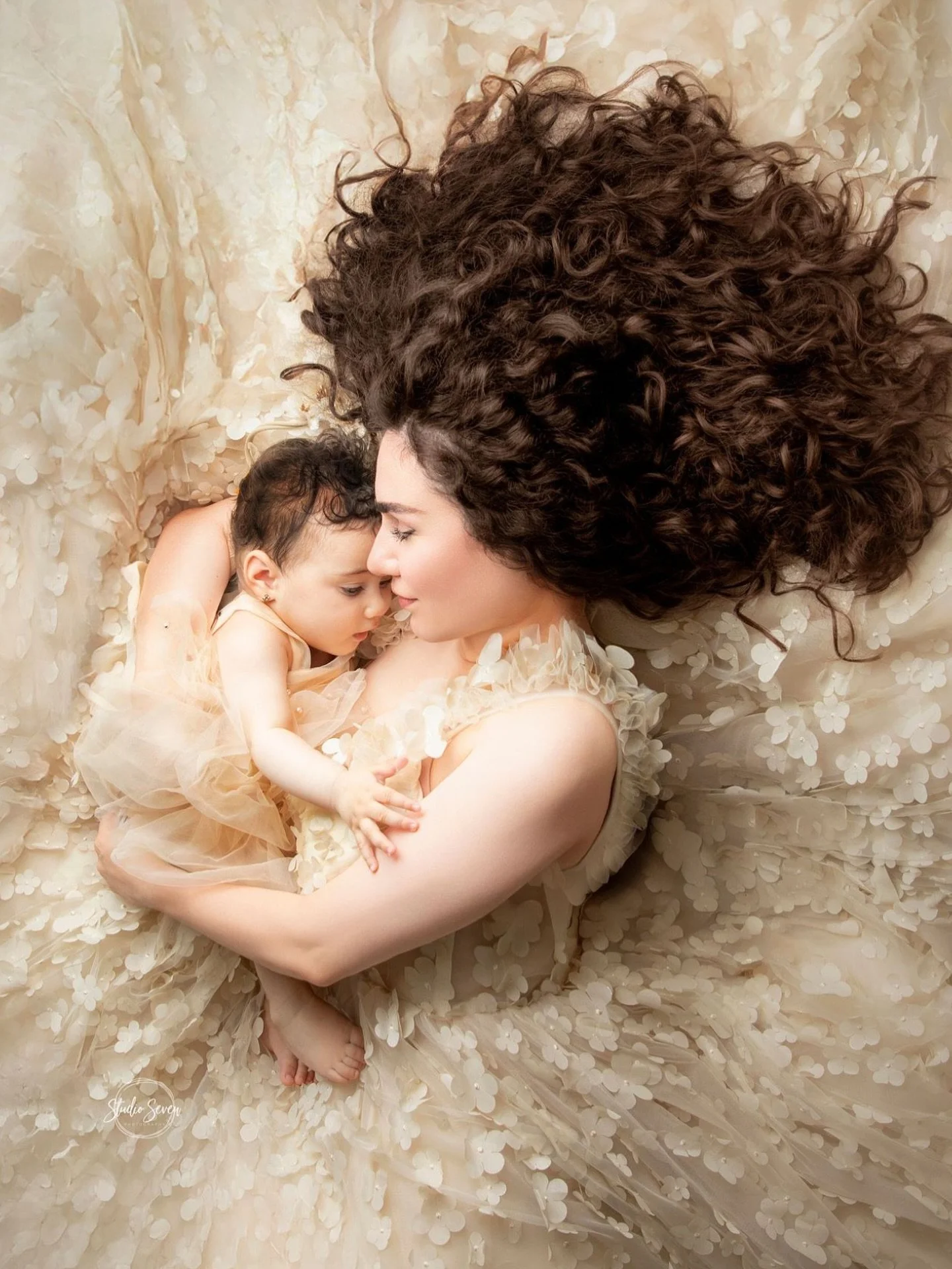 &ldquo;Sometimes the simplest mother-and-child moments are the ones we cherish most later on. It&rsquo;s easy to overlook how meaningful these little connections are until they become treasured memories. So thankful to capture these timeless embraces