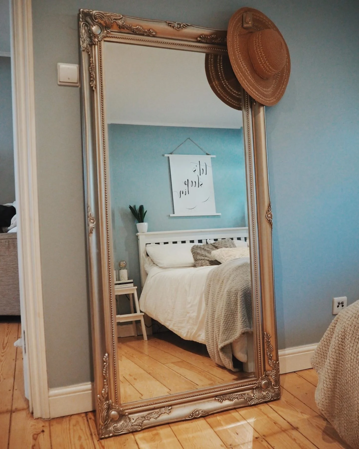 Inside The London Nest: Bedroom              