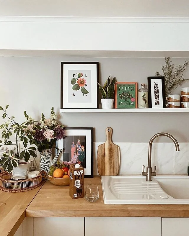 I tell you what, I may not have graduated from uni but I sure have graduated in Daily Loading and Unloading of the Dishwasher since lockdown (and drinking Oatly Chocolate of course 😏).